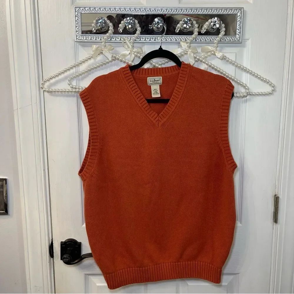 L.L. Bean Men's V-Neck Orange Sweater Vest Cottpn